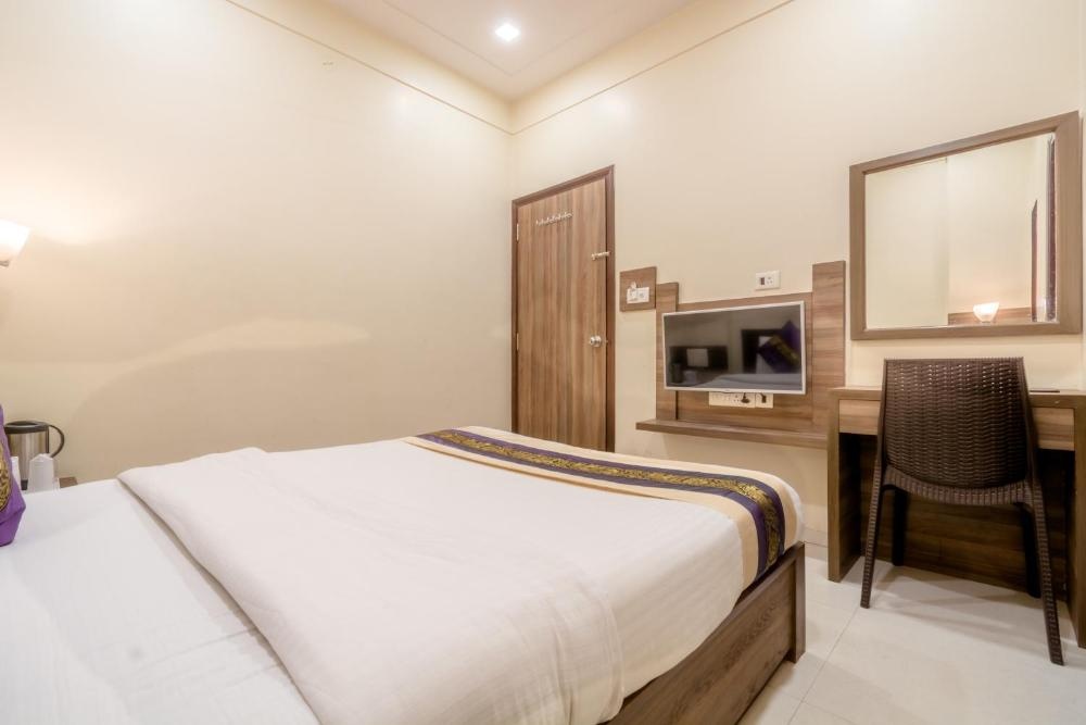 Room image 3