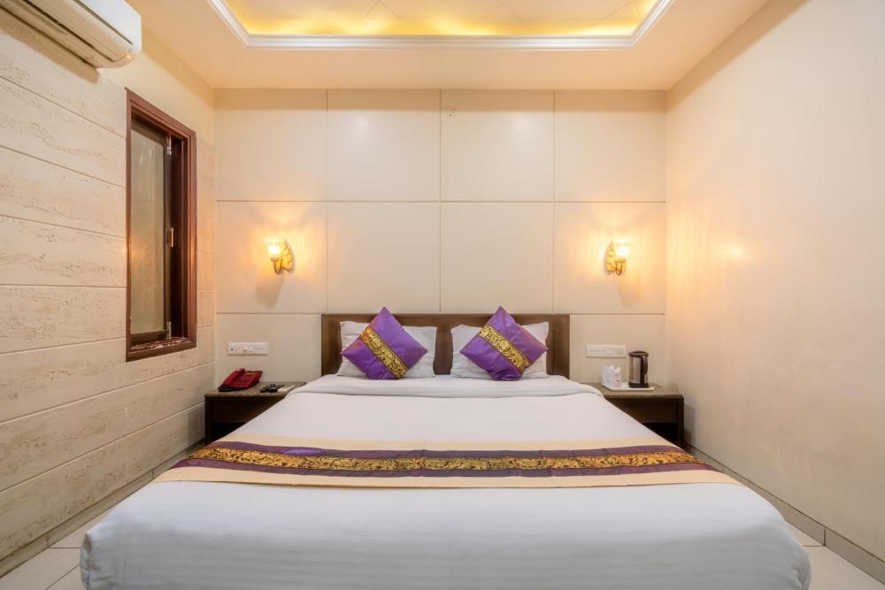 Room image 3